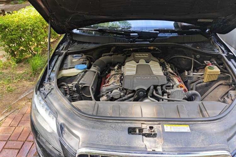 Used Audi Q7 2014 35 TFSI Ambition Edition Engine Bay Right