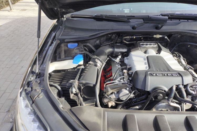 Used Audi Q7 2014 35 TFSI Sport Edition Engine Bay Right