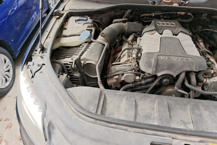 Used Audi Q7 2014 35 TFSI Sport Edition Engine Bay Right