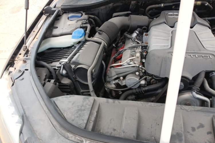 Used Audi Q7 2014 40 TFSI off-road version Engine Bay Right