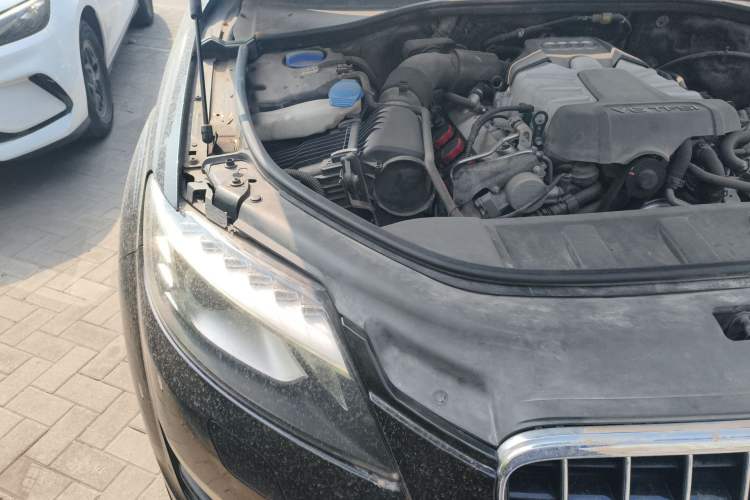 Used Audi Q7  Engine Bay Right