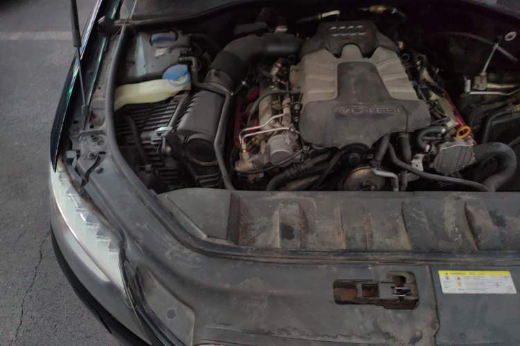 Used Audi Q7 2014 35 TFSI Ambition Edition Engine Bay Right