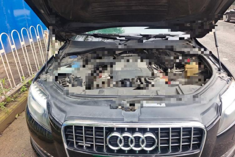Used Audi Q7 2014 35 TFSI Ambition Edition Engine Bay