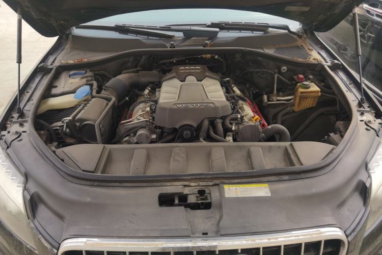 Used Audi Q7 2014 35 TFSI Sport Edition Engine Bay