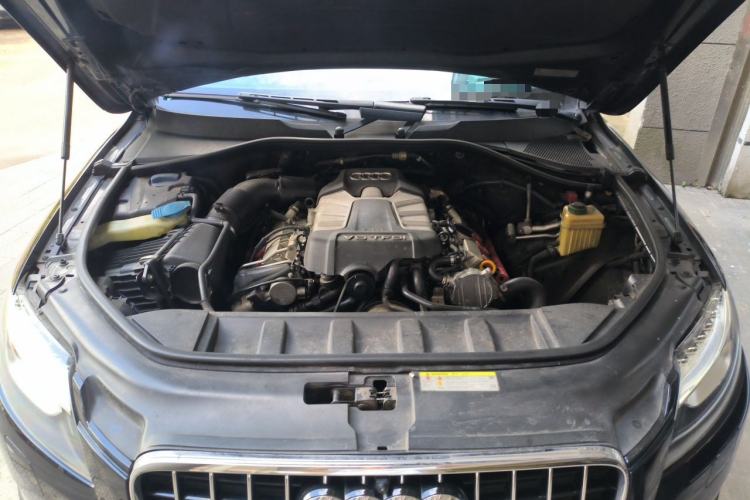 Used Audi Q7 2014 35 TFSI Ambition Edition Engine Bay