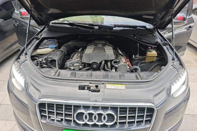 Used Audi Q7 2014 35 TFSI Ambition Edition Engine Bay