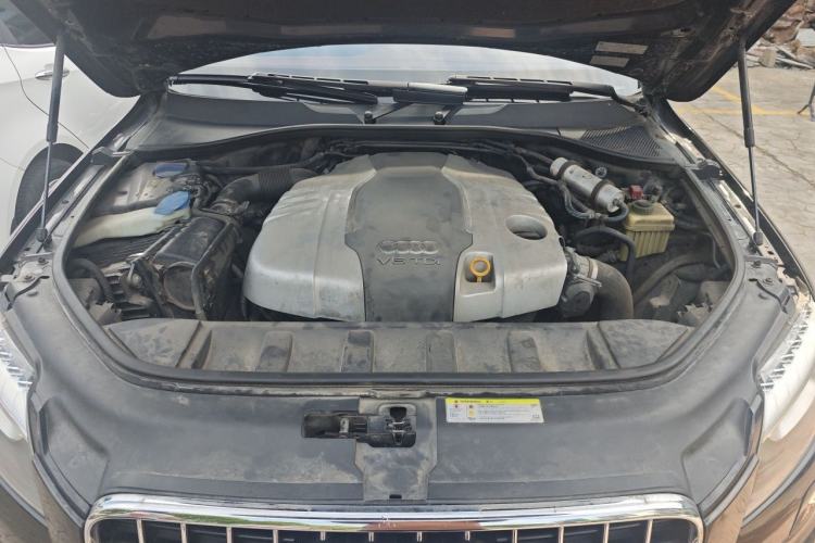 Used Audi Q7 2014 35 TDI Sport Edition Engine Bay