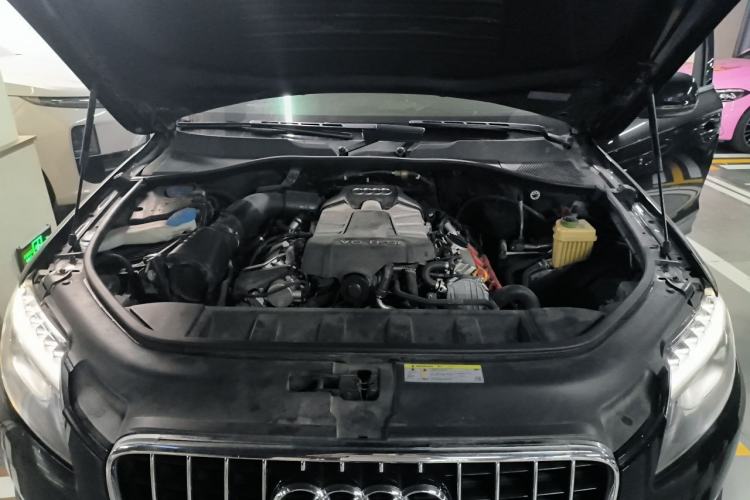 Used Audi Q7 2014 35 TFSI Ambition Edition Engine Bay