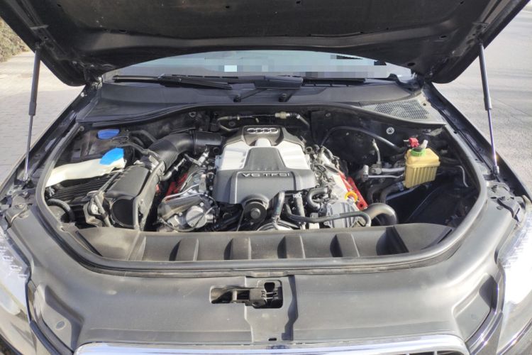 Used Audi Q7 2014 35 TFSI Sport Edition Engine Bay