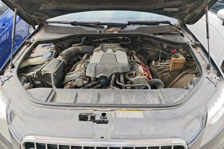 Used Audi Q7 2014 35 TFSI Sport Edition Engine Bay