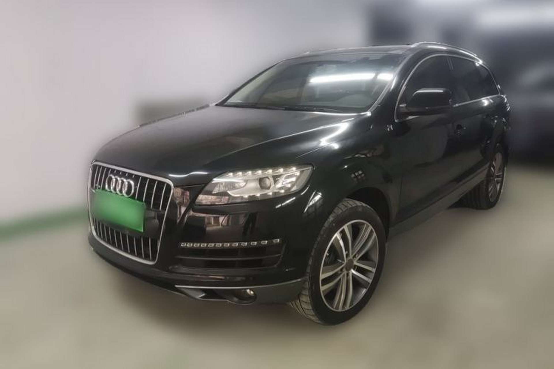 Used Audi Q7 2014 35 TFSI Ambition Edition Front Left 45 Deg