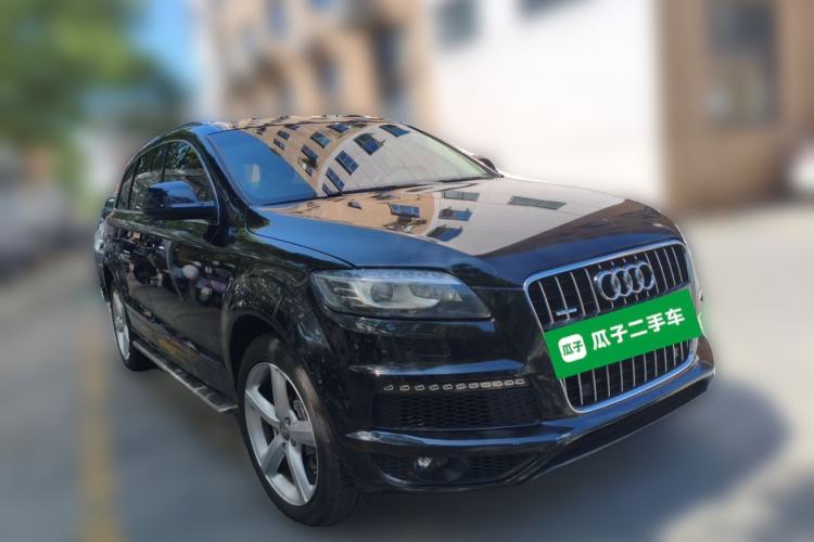 Used Audi Q7  Front Right 45 Deg