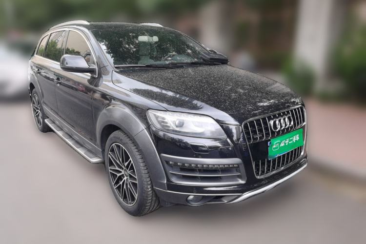 Used Audi Q7 2014 35 TFSI Off-road Model Front Right 45 Deg