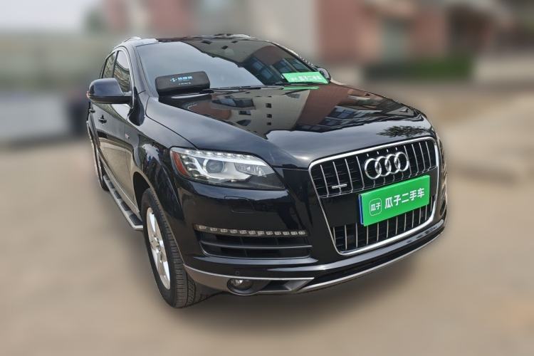 Used Audi Q7  Front Right 45 Deg