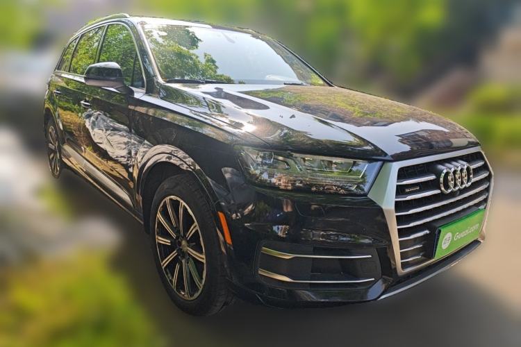 Used Audi Q7  Front Right 45 Deg