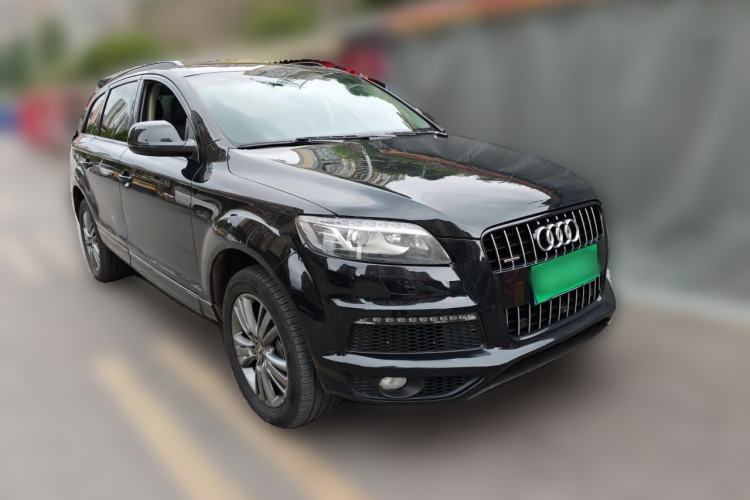 Used Audi Q7  Front Right 45 Deg