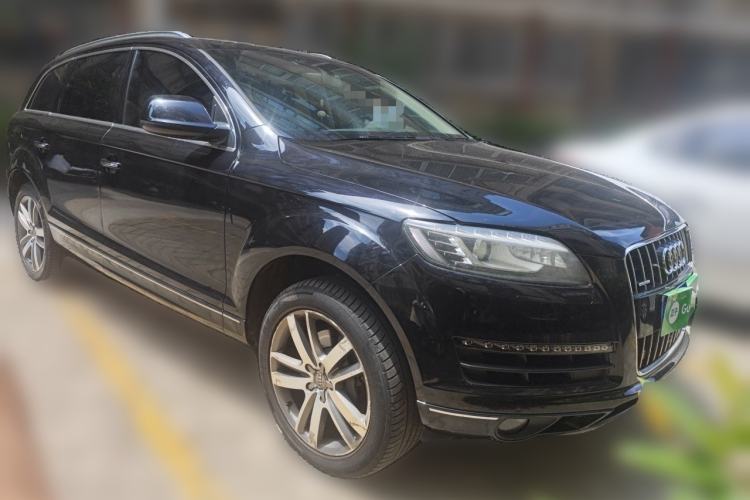 Used Audi Q7  Front Right 45 Deg
