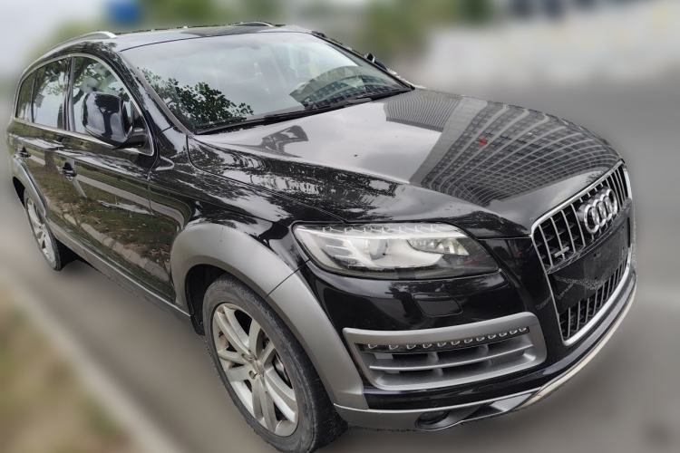 Used Audi Q7 2014 35 TFSI Off-road Model Front Right 45 Deg