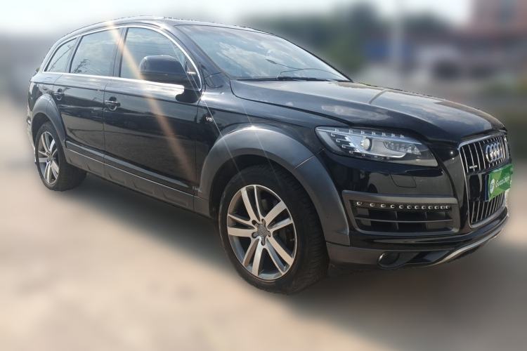 Used Audi Q7 2014 40 TFSI off-road version Front Right 45 Deg