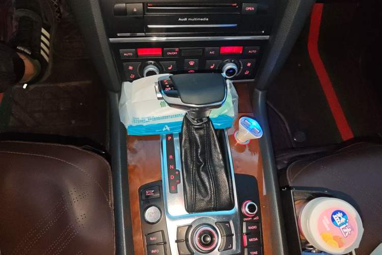 Used Audi Q7 2014 35 TFSI Sport Edition Gear Lever