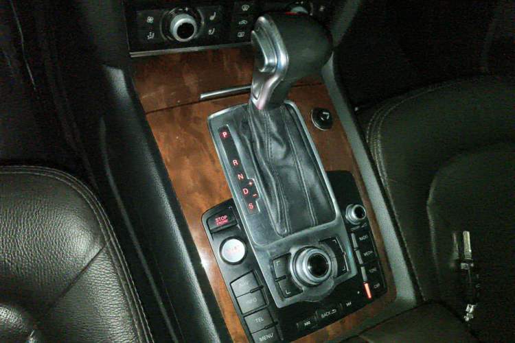 Used Audi Q7 2014 35 TDI Sport Edition Gear Lever