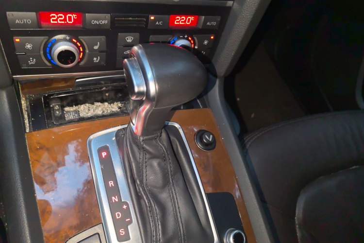 Used Audi Q7 2014 35 TFSI Ambition Edition Gear Lever