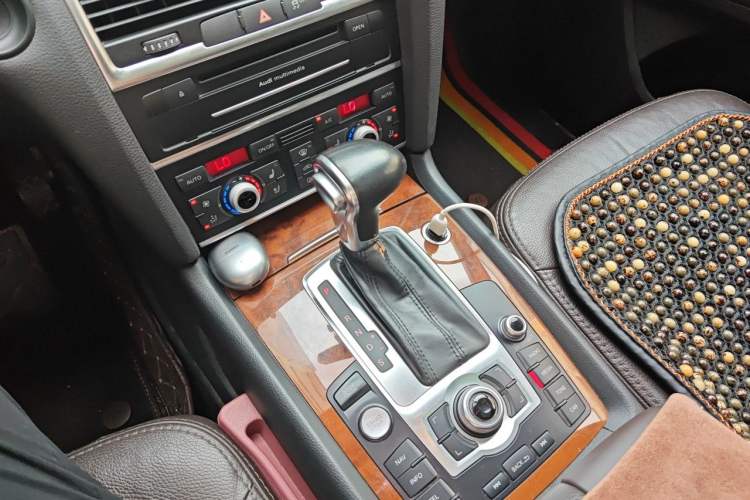 Used Audi Q7 2014 35 TFSI Ambition Edition Gear Lever