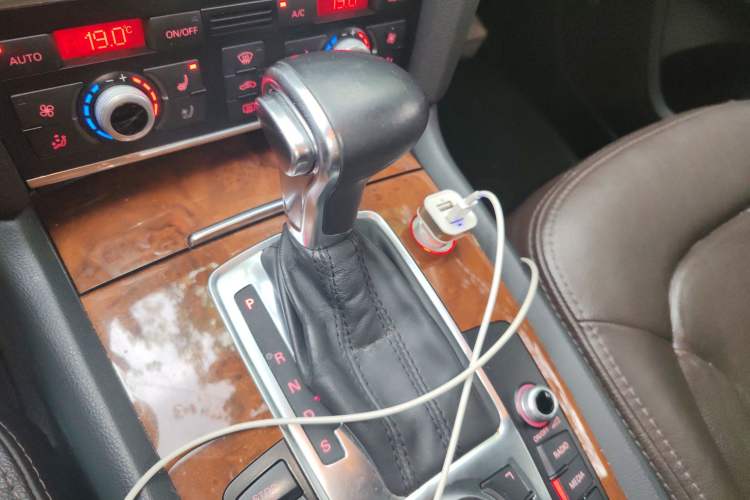 Used Audi Q7 2014 35 TFSI Sport Edition Gear Lever