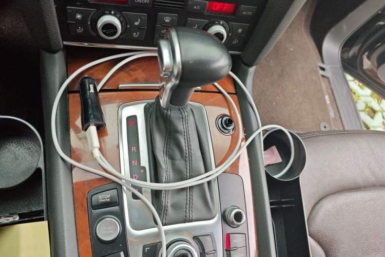 Used Audi Q7 2014 35 TFSI Sport Edition Gear Lever
