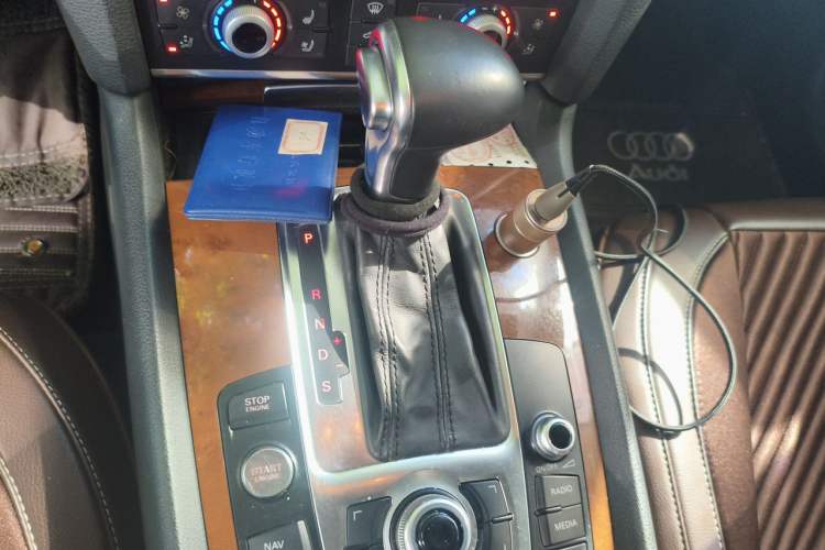 Used Audi Q7 2014 35 TFSI Ambition Edition Gear Lever