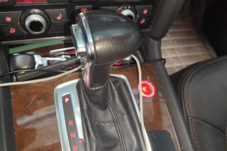 Used Audi Q7 2014 35 TFSI Off-road Model Gear Lever