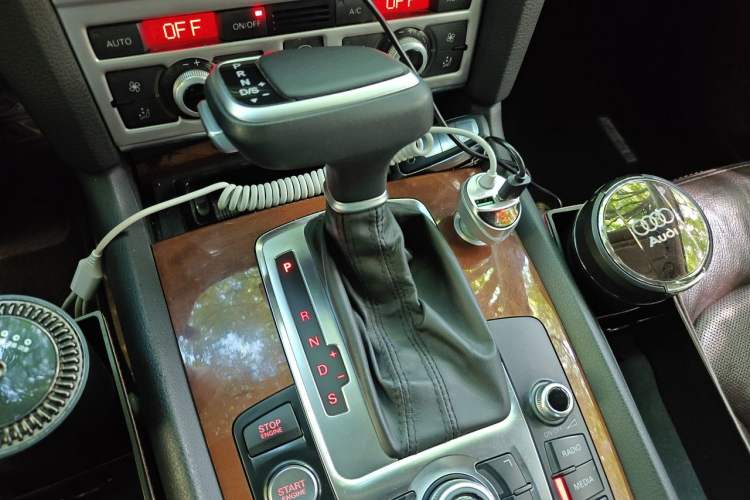 Used Audi Q7 2014 35 TFSI Ambition Edition Gear Lever