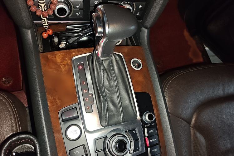 Used Audi Q7 2014 35 TDI Sport Edition Gear Lever