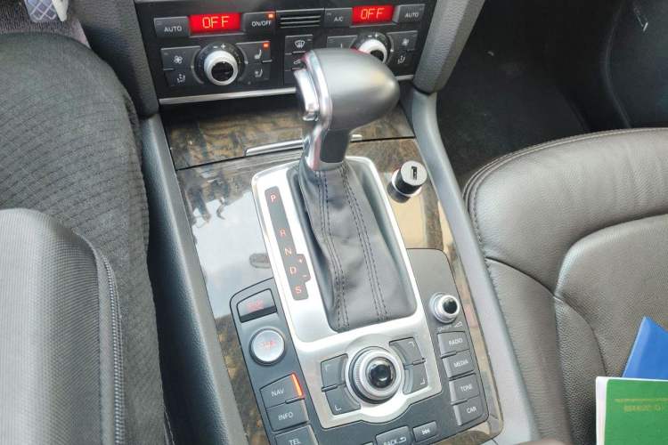 Used Audi Q7 2014 35 TFSI Sport Edition Gear Lever