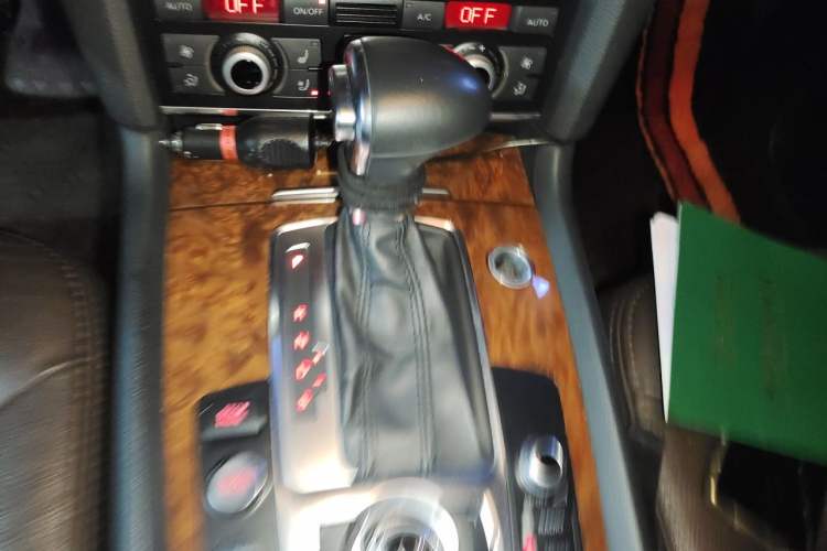Used Audi Q7 2014 35 TFSI Sport Edition Gear Lever