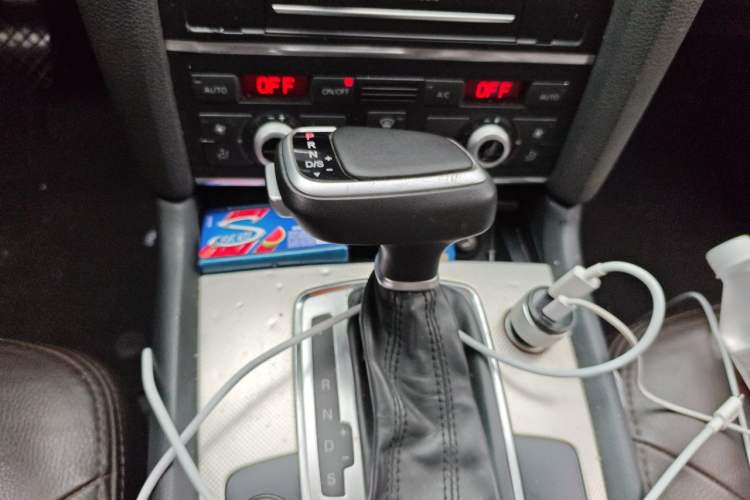 Used Audi Q7  Gear Lever