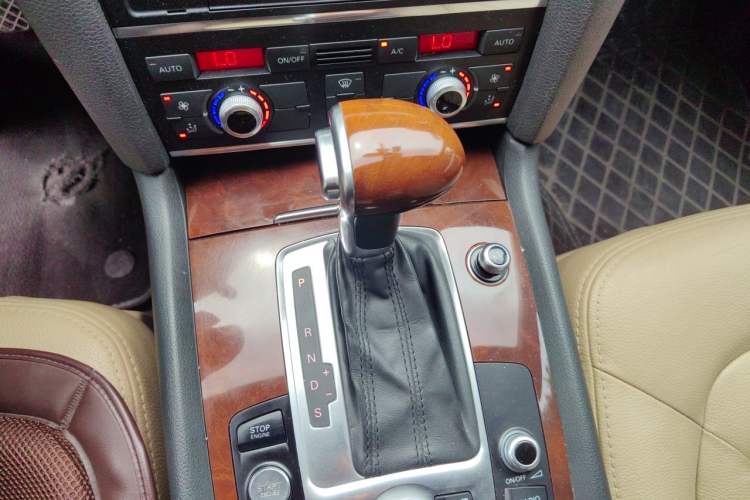 Used Audi Q7 2014 35 TFSI Sport Edition Gear Lever