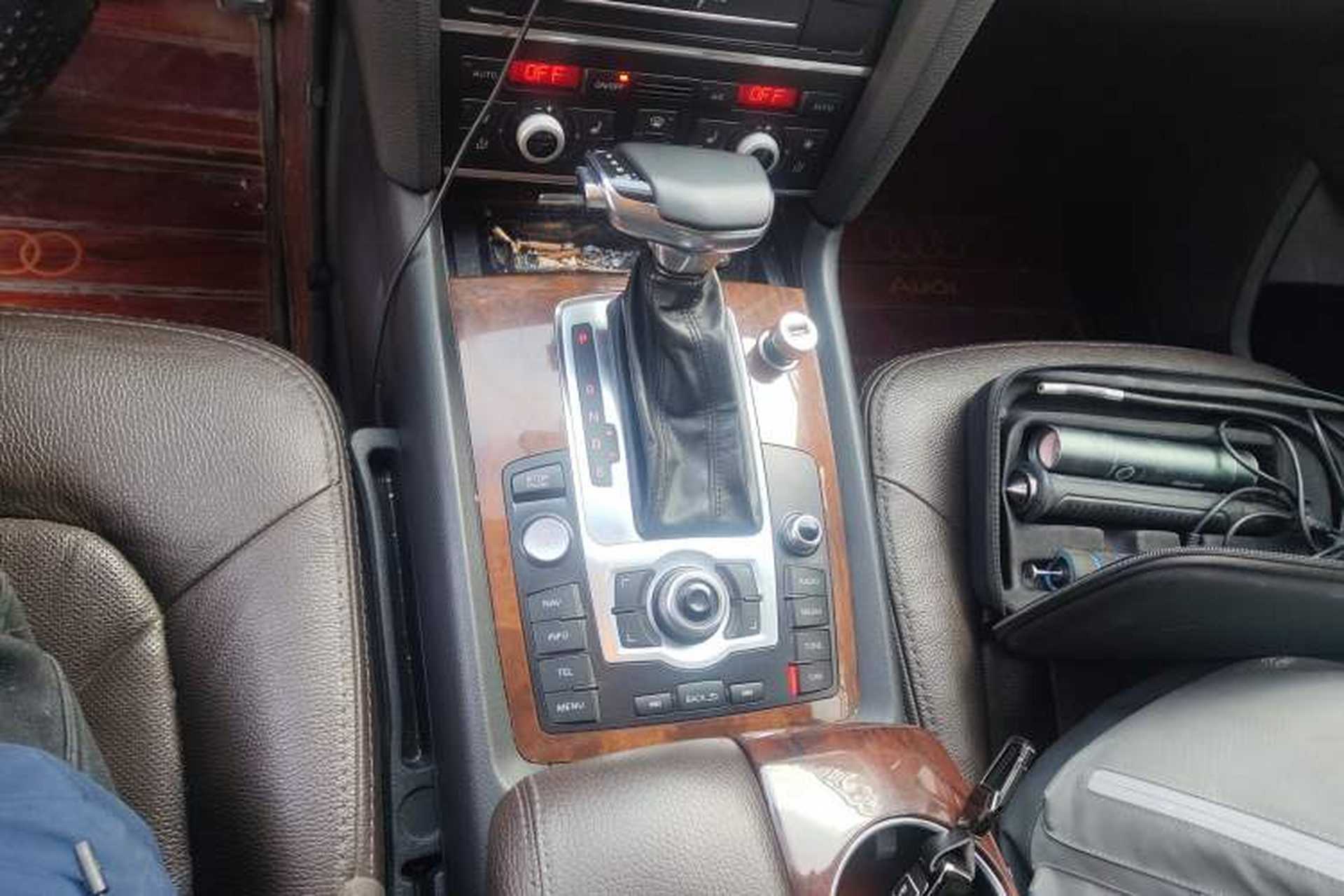 Used Audi Q7 2014 35 TFSI Ambition Edition Gear Lever