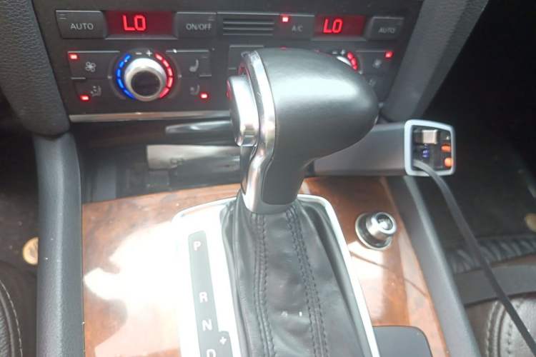 Used Audi Q7 2014 35 TDI Exclusive Edition Gear Lever