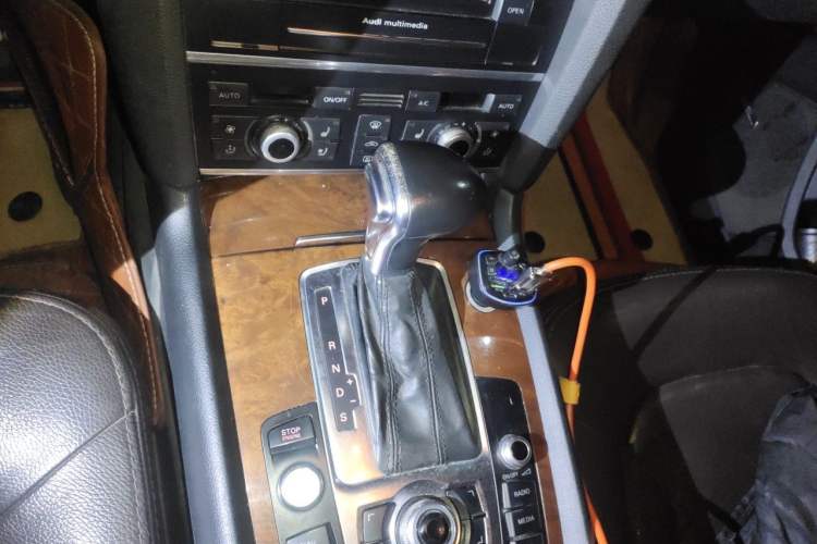 Used Audi Q7 2014 35 TDI Sport Edition Gear Lever