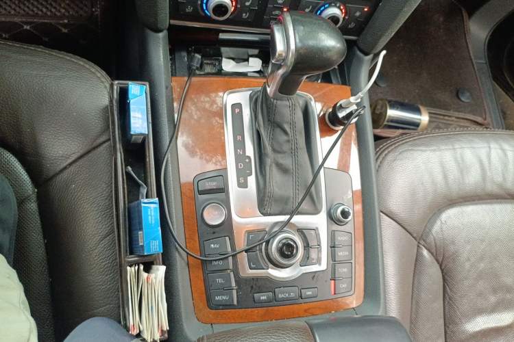 Used Audi Q7 2014 35 TFSI Sport Edition Gear Lever