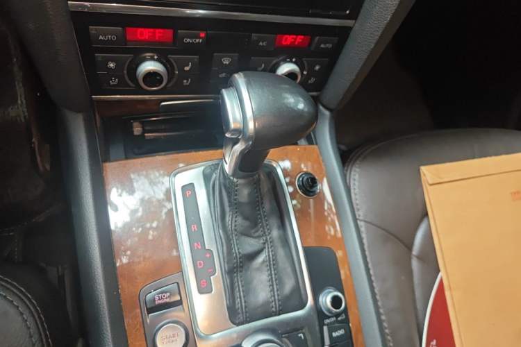 Used Audi Q7 2014 35 TFSI Sport Edition Gear Lever