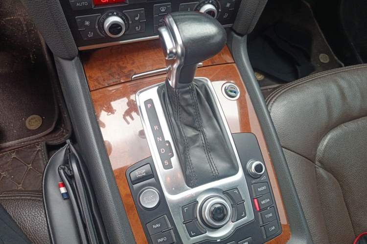 Used Audi Q7 2014 35 TFSI Sport Edition Gear Lever
