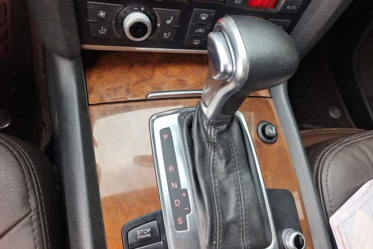 Used Audi Q7 2014 35 TFSI Ambition Edition Gear Lever