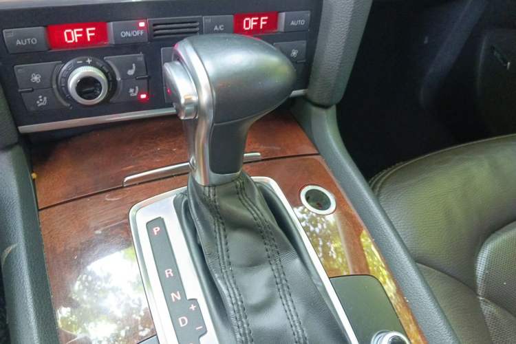 Used Audi Q7 2014 35 TFSI Sport Edition Gear Lever