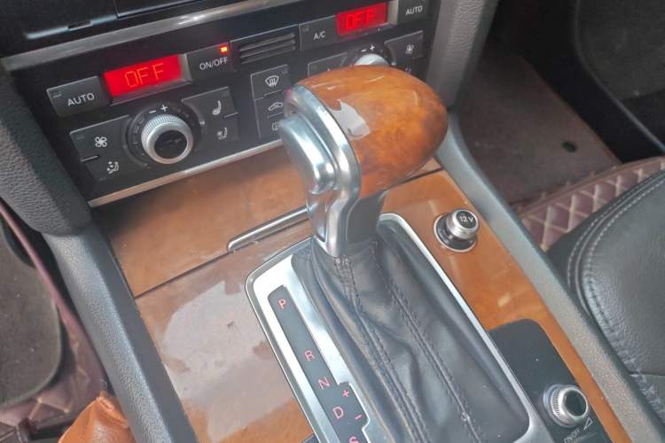 Used Audi Q7 2014 35 TFSI Off-road Model Gear Lever