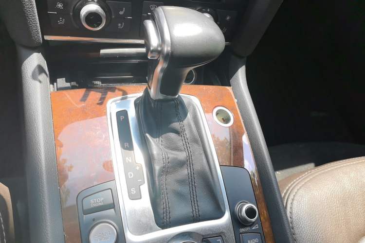 Used Audi Q7 2014 35 TFSI Sport Edition Gear Lever