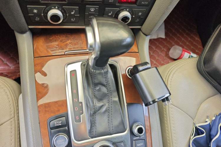 Used Audi Q7 2014 35 TFSI Ambition Edition Gear Lever
