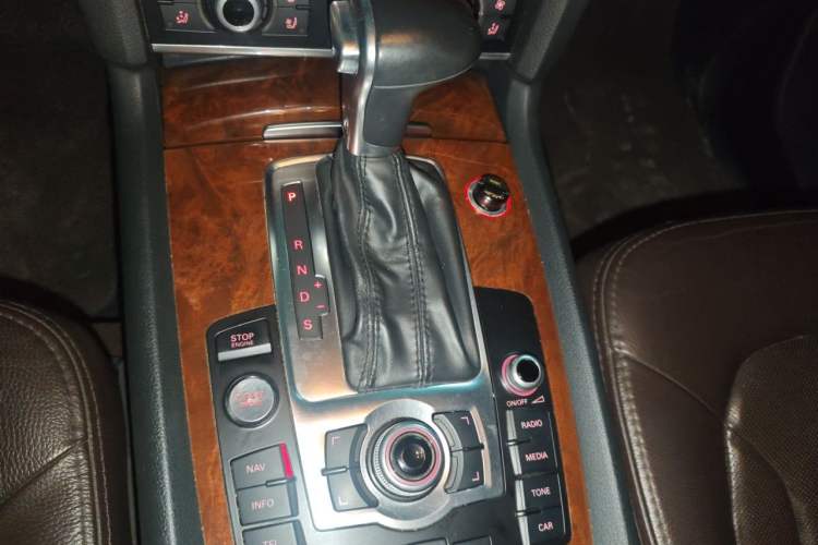 Used Audi Q7 2014 35 TFSI Sport Edition Gear Lever