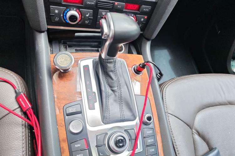 Used Audi Q7 2014 35 TDI Sport Edition Gear Lever